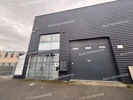 local d'activité 300 m²