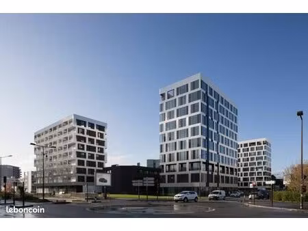 bureaux 890 m²