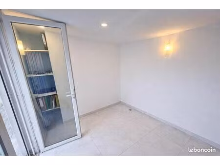 bureau indépendant avec grande terrasse