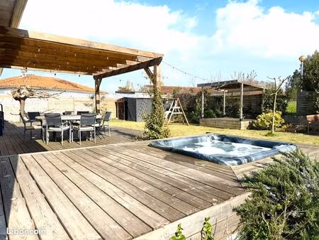 maison rénovée avec grand jardin paysager  spa et domotique – centre-ville d’ambarès-et-la