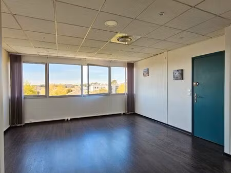 bureau ou cabinet merignac capeyron