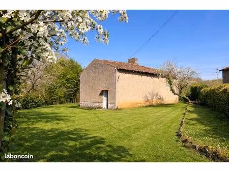 maison à rénover cadre bucolique à quincay (86)