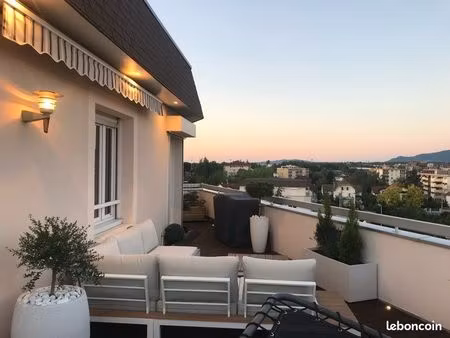 t3 attique – dernier étage – terrasse 39 m² – très lumineux