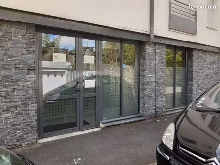 local d'activité 51 m2