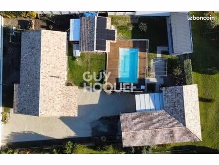 maison 9 pièces 227 m²