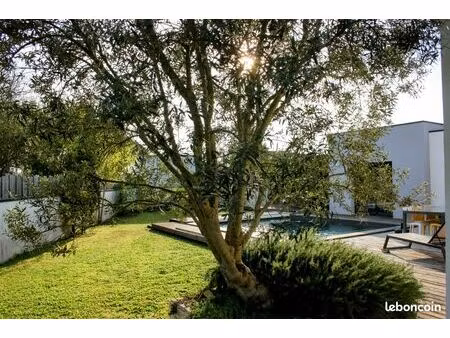 villa 6 pièces 145 m²