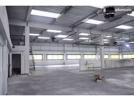 entrepôt 1200 m² seynod