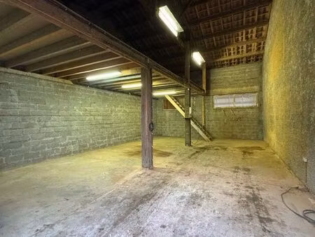 local stockage ou entrepôt 120m2