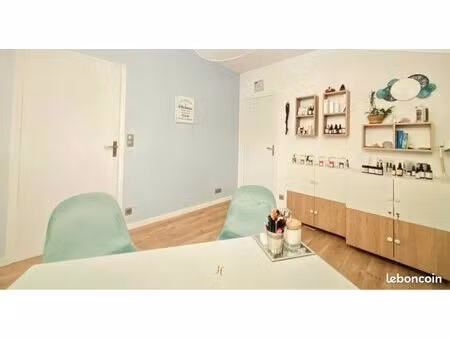 sous location pièce pour therapeuthe /estheticienne