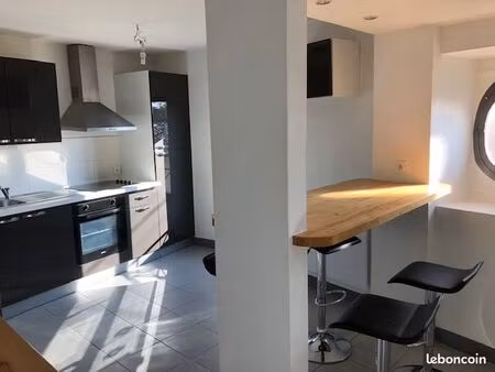 appartement t3 rénové  secteur av de nantes/le porteau 650 hors charges  libre à partir du