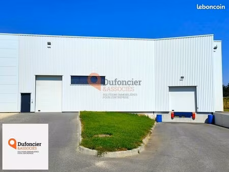 local d'activite 1379 m² dissay