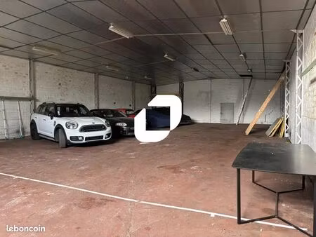 local d'activité 243 m²