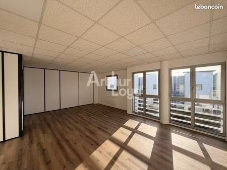 bureaux 1010 m² jaunay clan