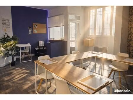 à louer local professionnel ou commercial rumilly centre  rez-de-chaussée  lumineux  visib