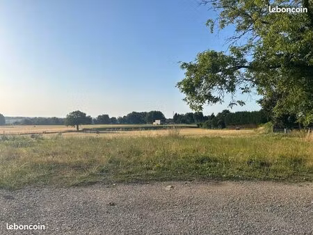 terrain 1600 m² séreilhac