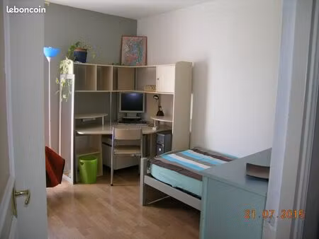 chambre meublée dans grand appartement calme à blanquefort-bordeaux