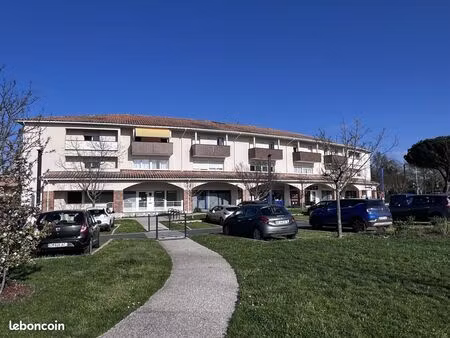 local 119 m² fargues-saint-hilaire