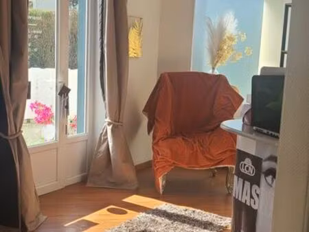 location local commercial