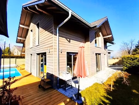 villa  proche lac  4 chambres  piscine