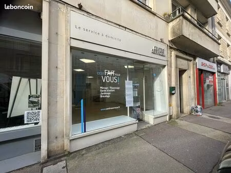 local commercial 58 m² poitiers