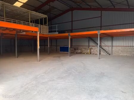 location local 300m²