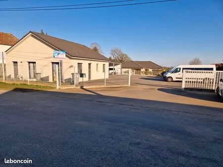 local 259 m² magnac bourg