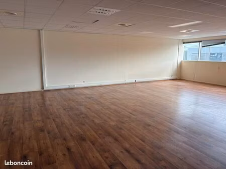 location bureau 98 m² le haillan