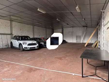 local d'activité 243 m²