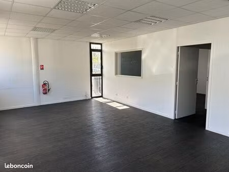 bureaux 72 m²
