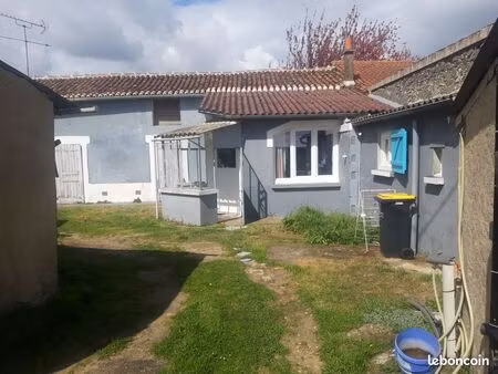 location entre l encloitre est richelieu