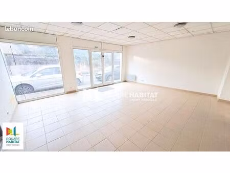 local commercial 43 m²