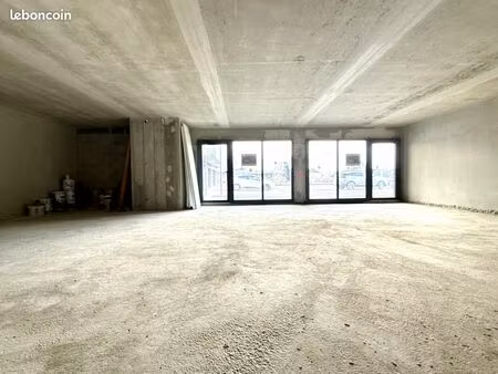 local 91 m² béguey