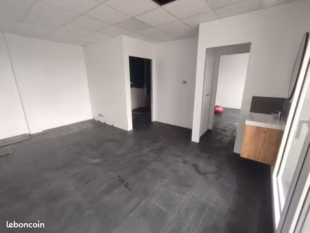 cabinet médical dans pole de santé neuf