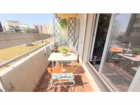 2 pieces au calme avec large balcon plein sud