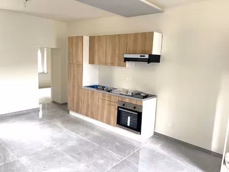 immeuble 5 appartements 2 garages jardin