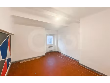 location appartement  52.3 m² t-2 à solliès-pont  560 €