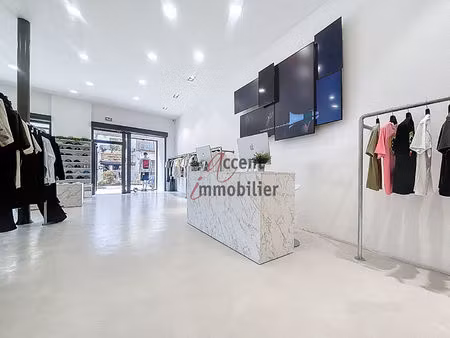 local commercial cavaillon 217 m2