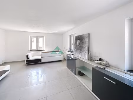 maison rénovée avec grands volumes et fort potentiel à hégen