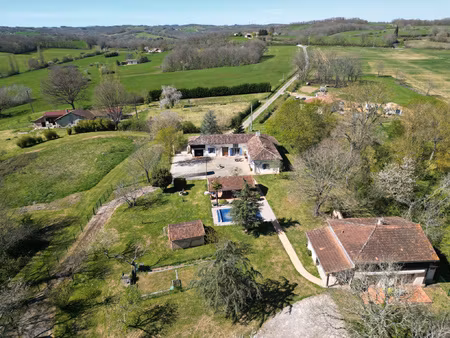 propriété de caractère avec vue pyrénées à 5 min de simorre