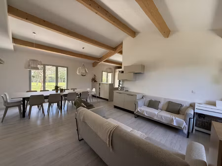 villa 4 chambres 1 bureau sur 765m2 de terrain