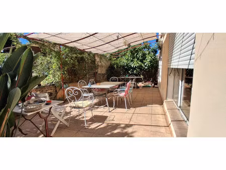 bas de villa t4 71 m2 jardin et garages