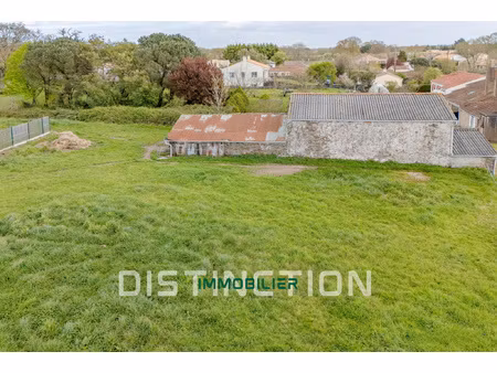 pornic - la baconniere - terrain de 1206m2 avec grange à réh