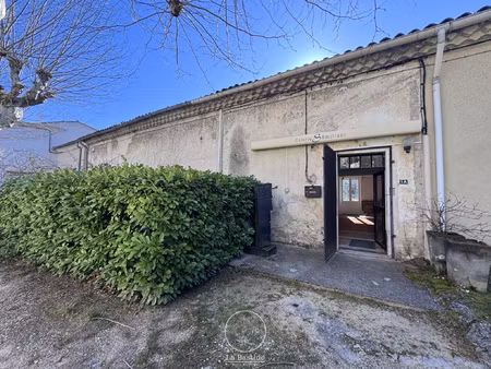 bâtiment d'environ 168 m2 au coeur de dieulefit