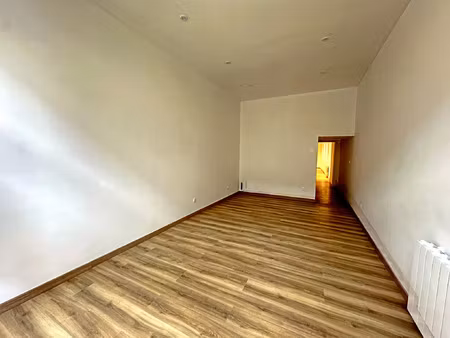 location commerce 87 m² à libourne (33500)