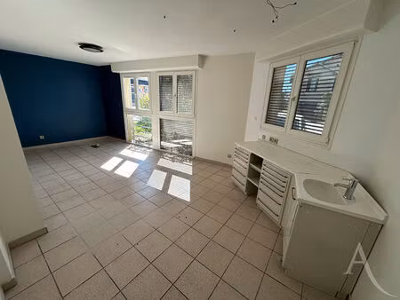 local professionnel de 65 m² ? idéal professions médicales ou paramédicales