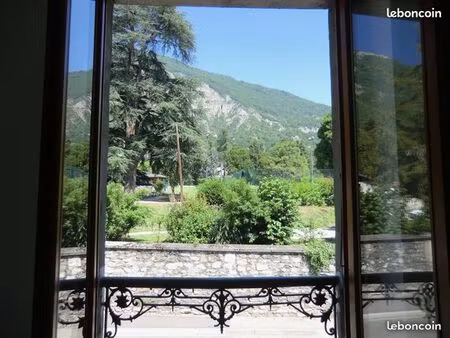 t2 corenc en limite la tronche