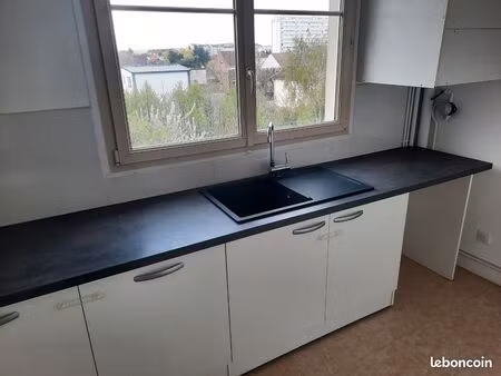 t3 lumineux 54 9 m² – noisy-le-sec – 1 380 /mois charge comprise