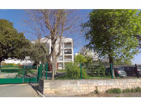 appartement f4 avec cave et box