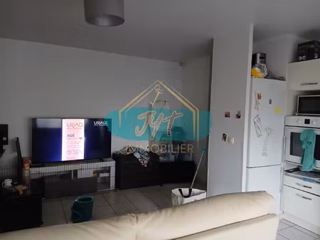 appartement f2 + balcon et parking - saint brice sous forêt