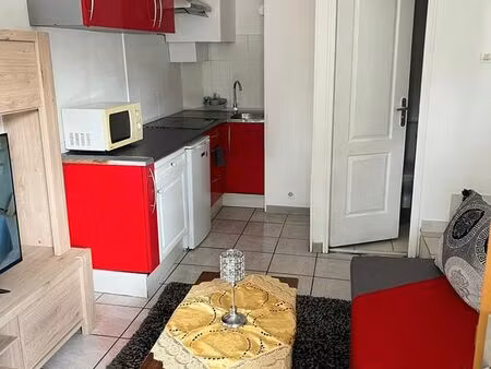 f2 meublé à louer à 2 station de l’aéroport charles de gaulle